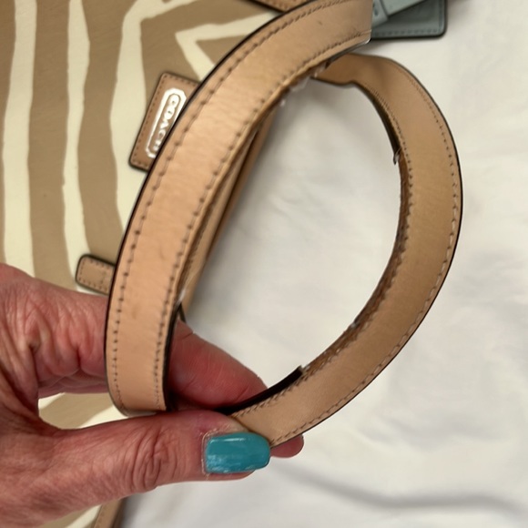 Coach Tote Bag - Picture 7 of 9